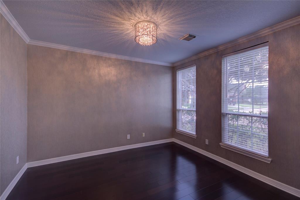 3011 Willow Brook Court, Pearland, Texas image 9