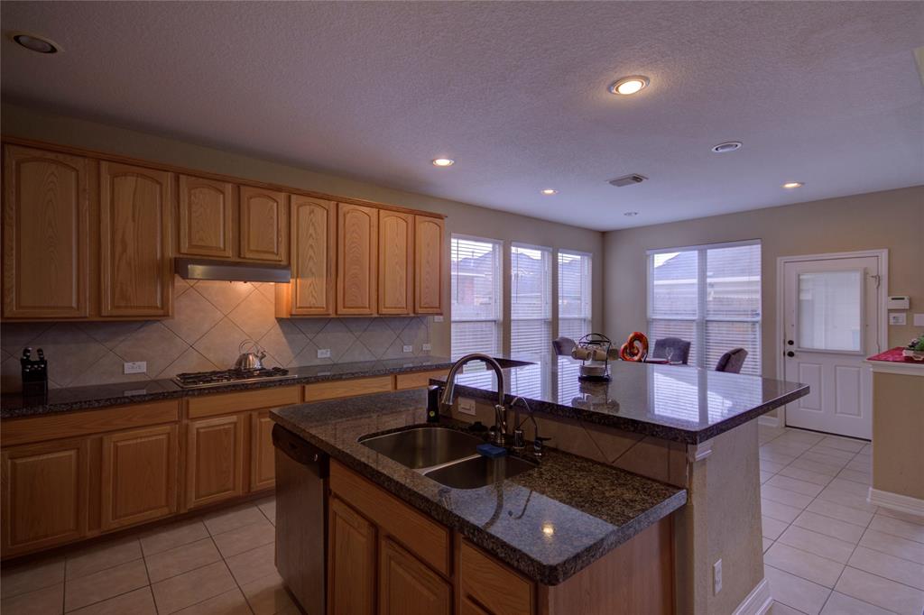 3011 Willow Brook Court, Pearland, Texas image 14