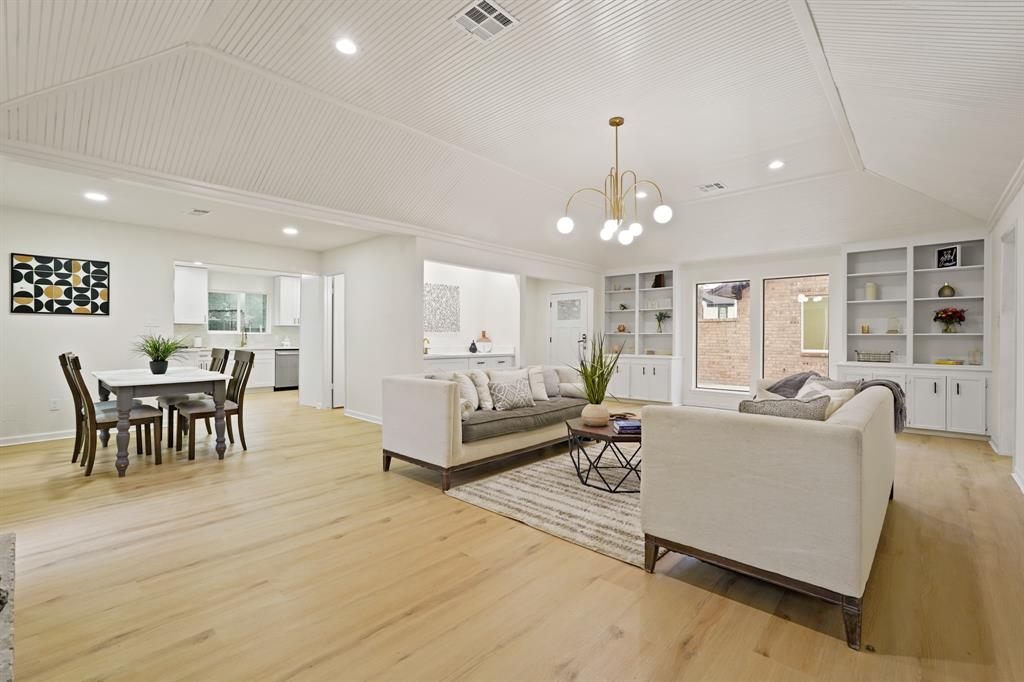 3351 S Sutton Square