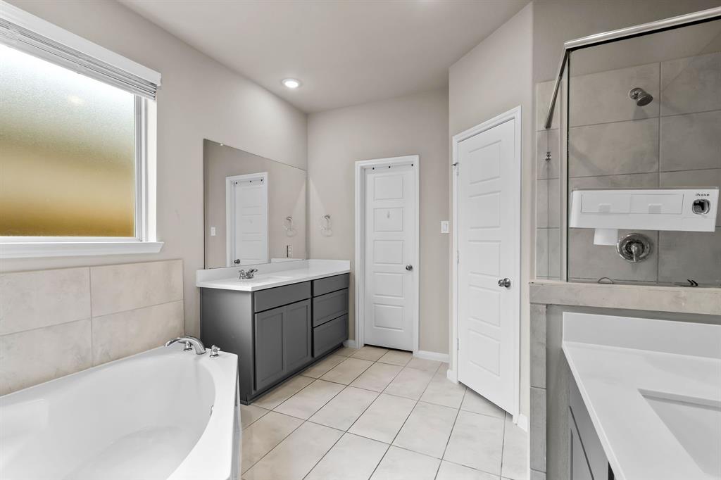 21024 Bracer St St, Kingwood, Texas image 4