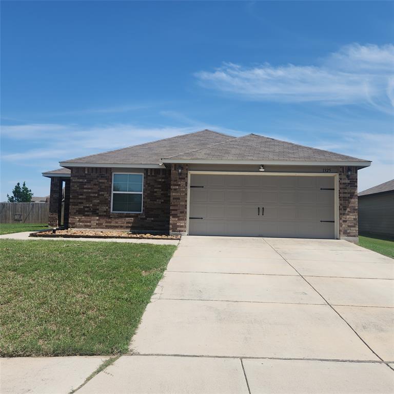 1325 W Nolte Farms Road, Seguin, Texas image 1