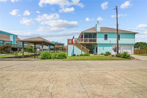 A home in San Leon