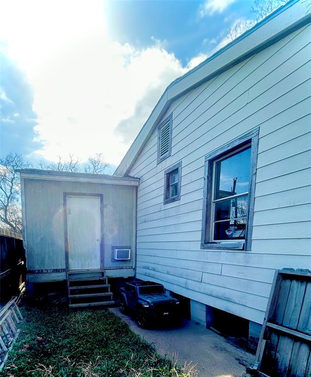 4450 17th Street, Bacliff, Texas image 3