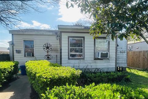 4450 17th Street Bacliff TX 77518