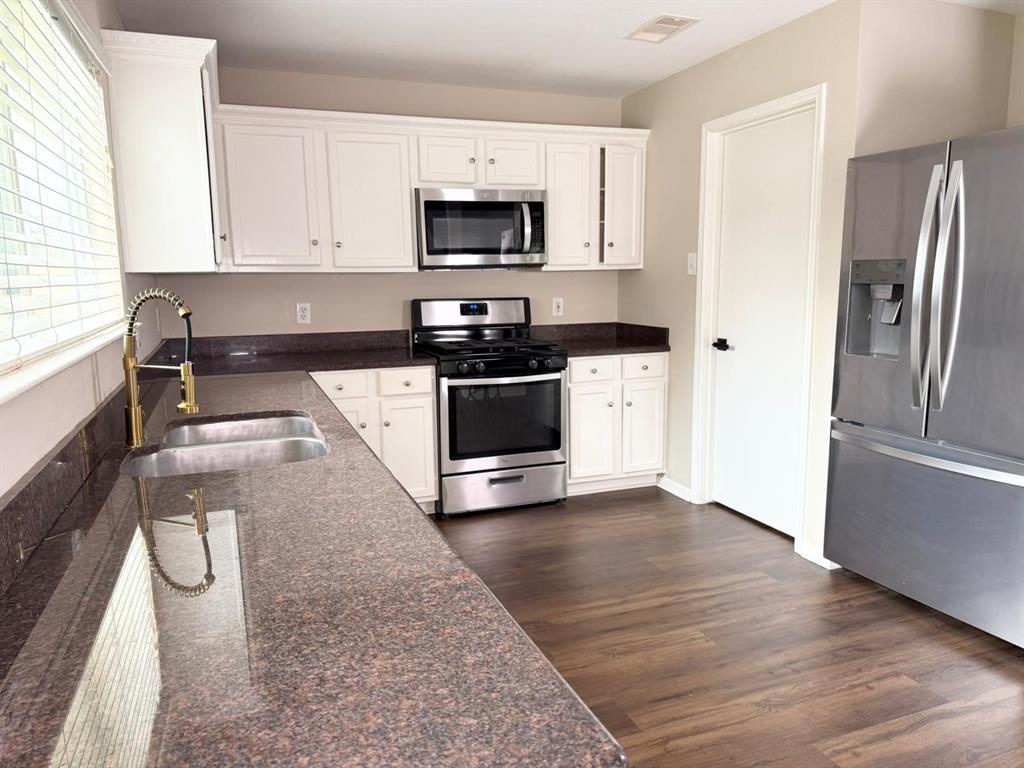 3403 Fox Court, Pearland, Texas image 1