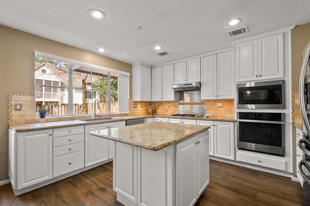 19 Glade Bank Place, The Woodlands, Texas image 11