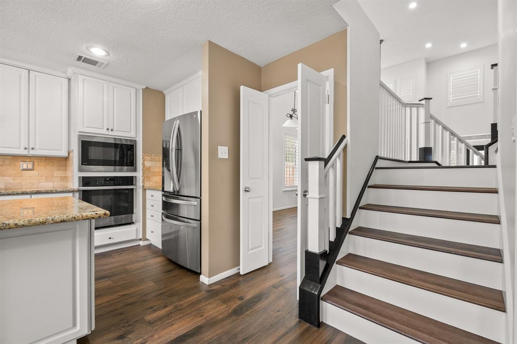 19 Glade Bank Place, The Woodlands, Texas image 13