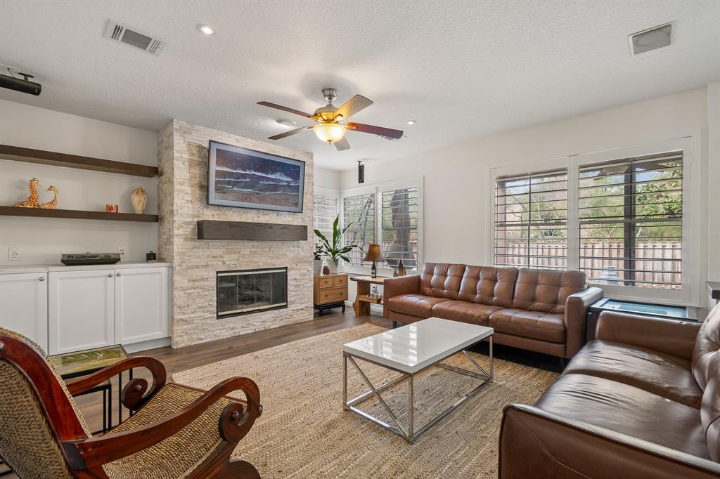 19 Glade Bank Place, The Woodlands, Texas image 6