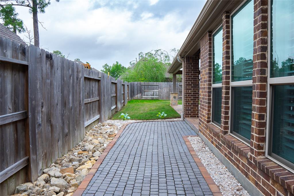 12615 Pierson Hollow Drive, Humble, Texas image 12