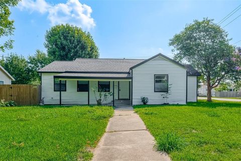 A home in La Porte