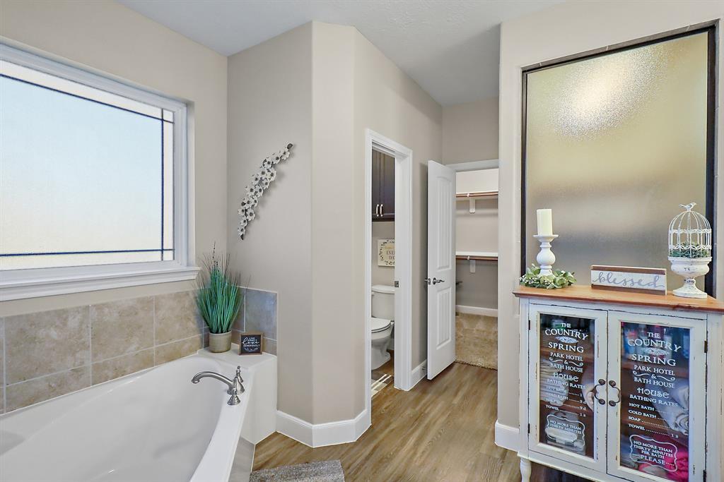 4535 Pineloch Bayou Drive, Baytown, Texas image 17