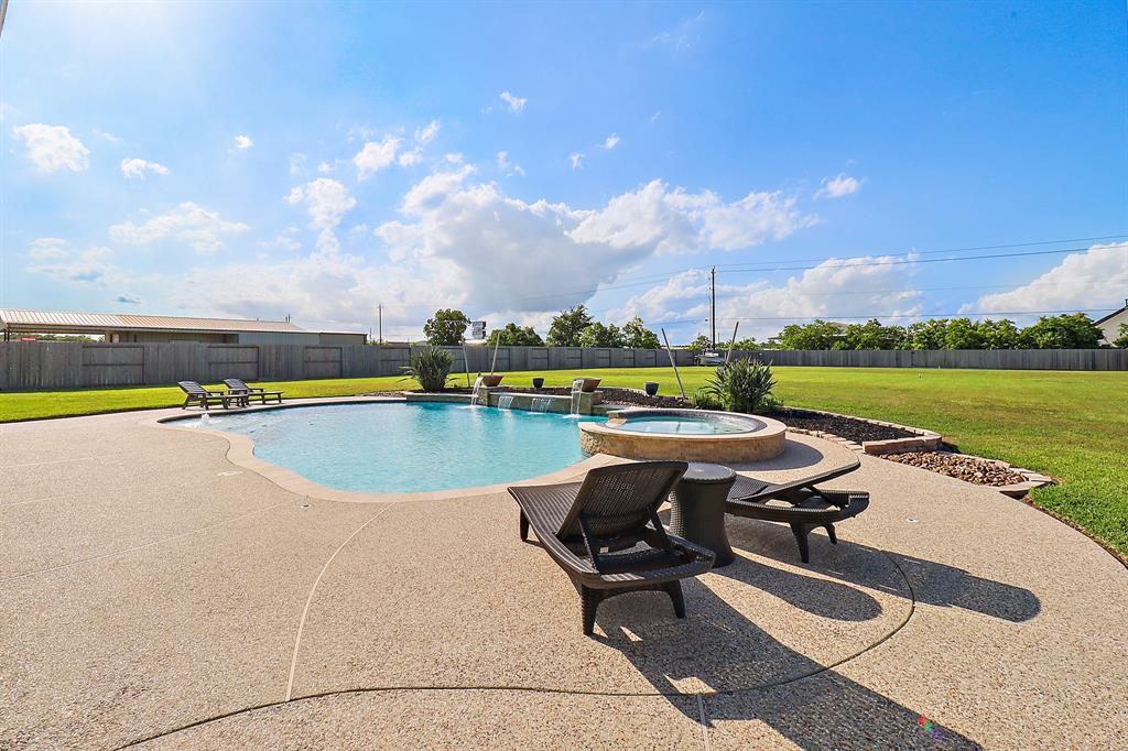 4535 Pineloch Bayou Drive, Baytown, Texas image 31