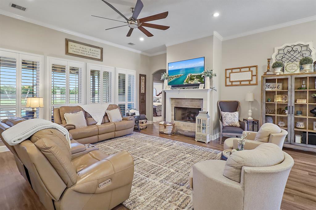 4535 Pineloch Bayou Drive, Baytown, Texas image 8