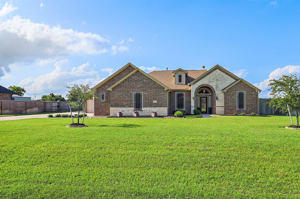 4535 Pineloch Bayou Drive, Baytown, Texas image 1