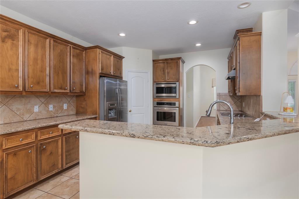 115 April Point Place, Conroe, Texas image 14