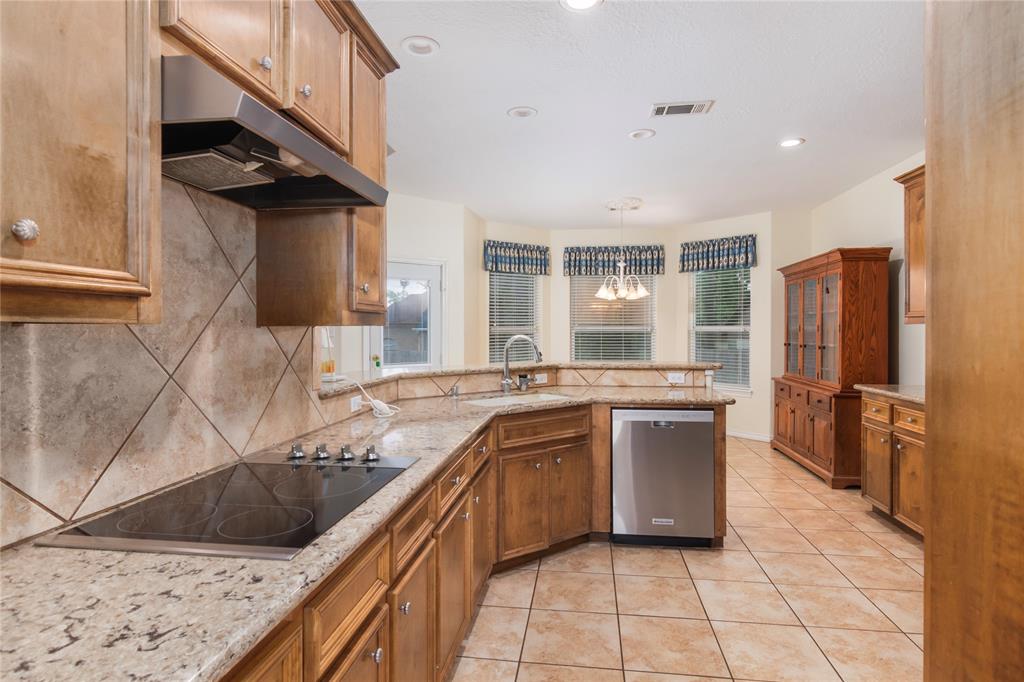 115 April Point Place, Conroe, Texas image 13