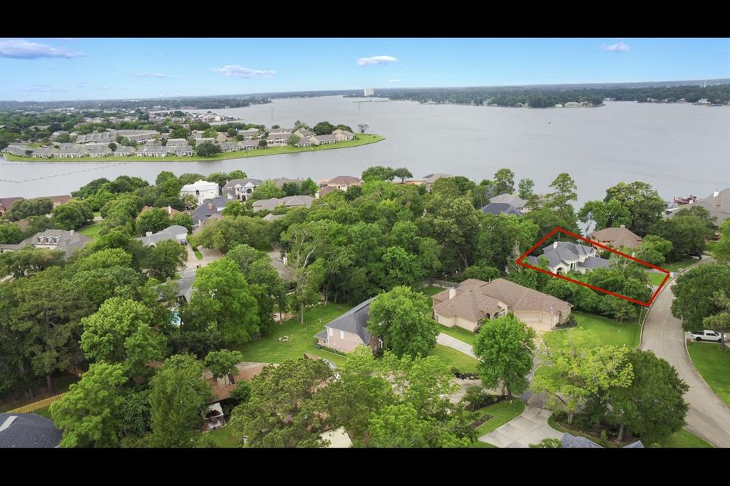 115 April Point Place, Conroe, Texas image 3