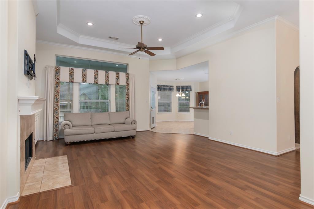 115 April Point Place, Conroe, Texas image 11