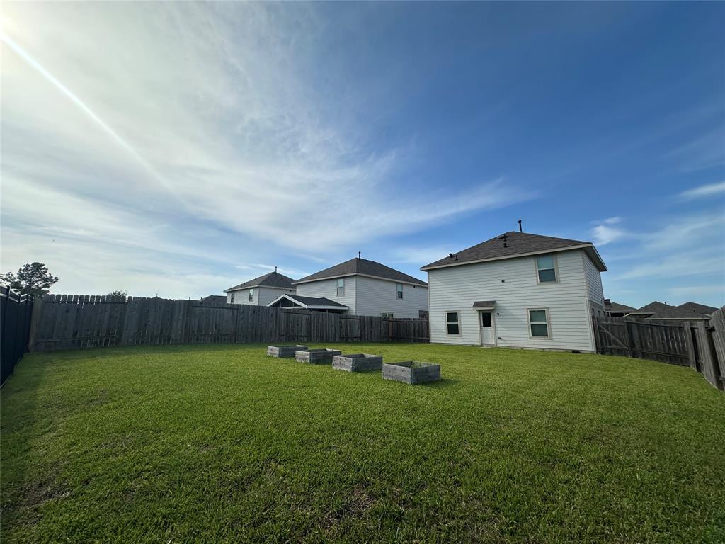 11079 N Lake Mist Lane, Willis, Texas image 23