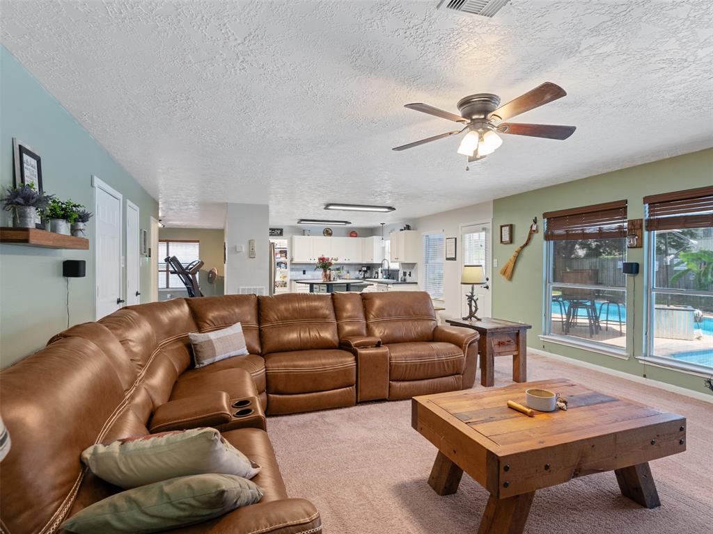 11823 Elizabeth Court, Pinehurst, Texas image 5