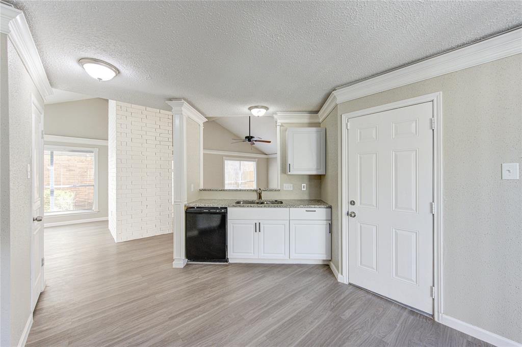 2036 Woodland Hills Drive, Missouri City, Texas image 31