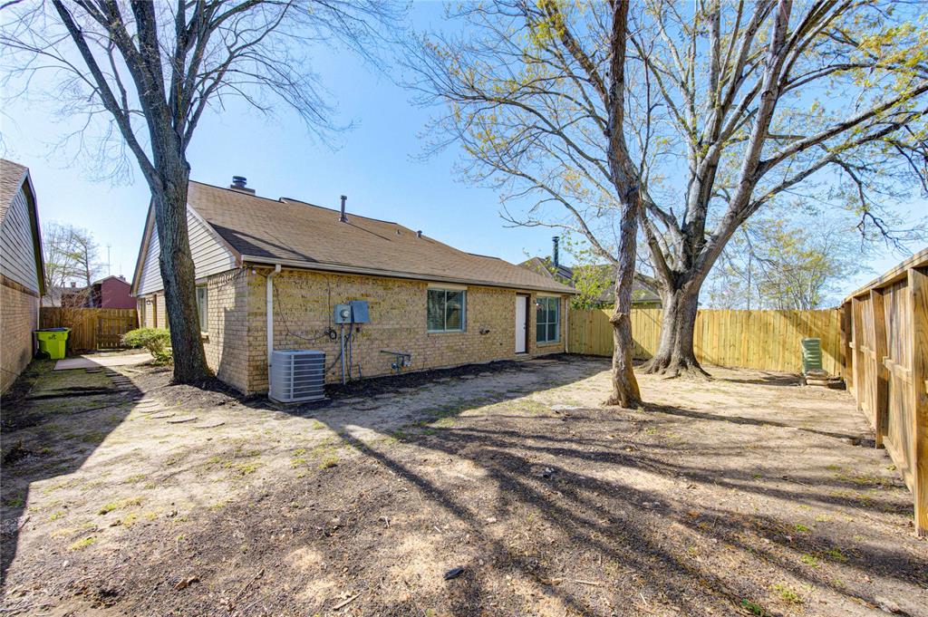 2036 Woodland Hills Drive, Missouri City, Texas image 34