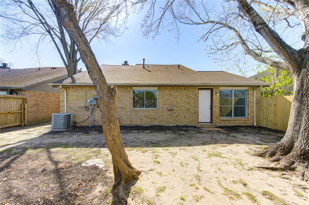 2036 Woodland Hills Drive, Missouri City, Texas image 35