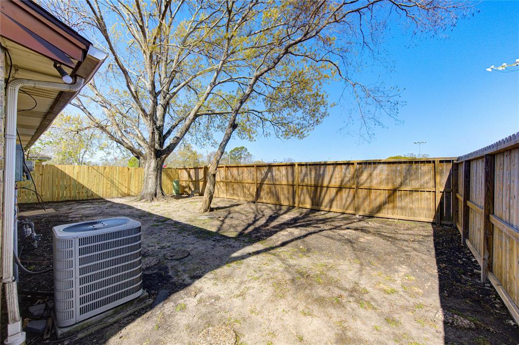 2036 Woodland Hills Drive, Missouri City, Texas image 38