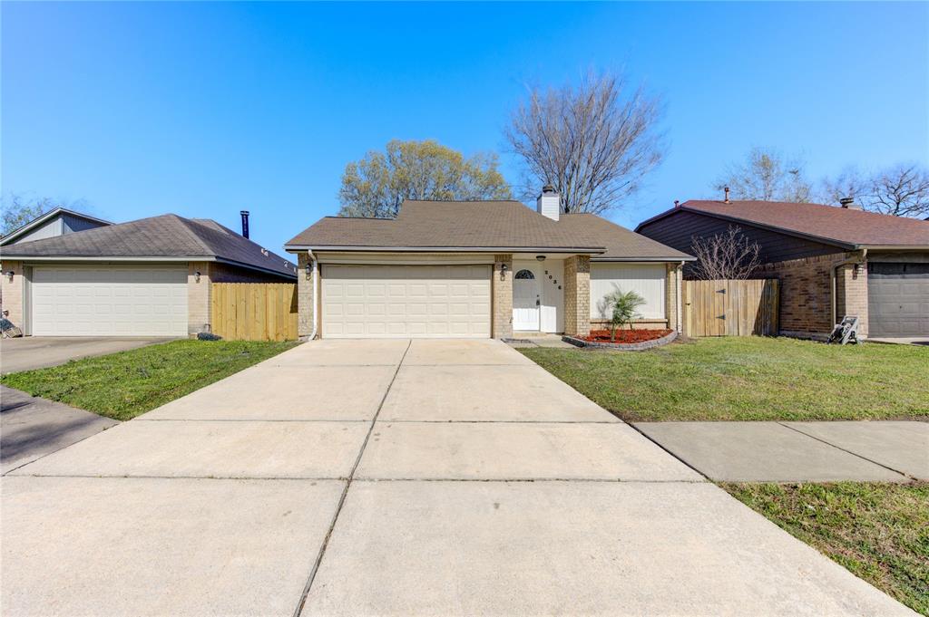 2036 Woodland Hills Drive, Missouri City, Texas image 1