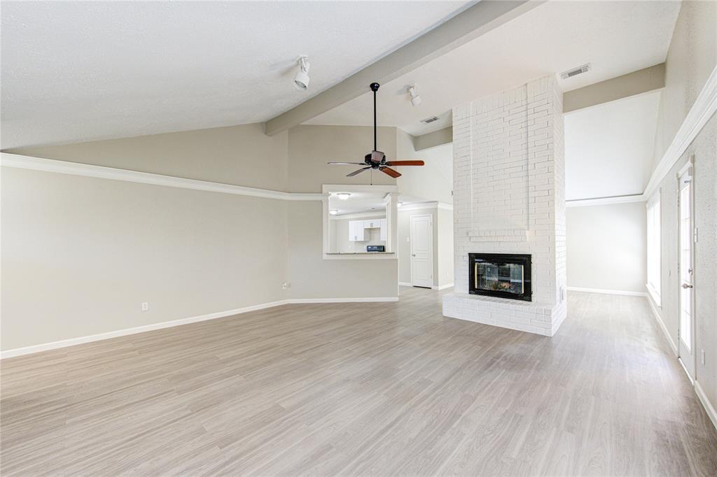 2036 Woodland Hills Drive, Missouri City, Texas image 3