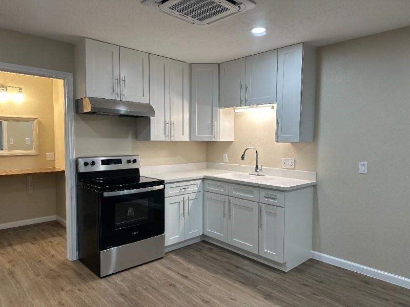 135 W Monroe Street 9