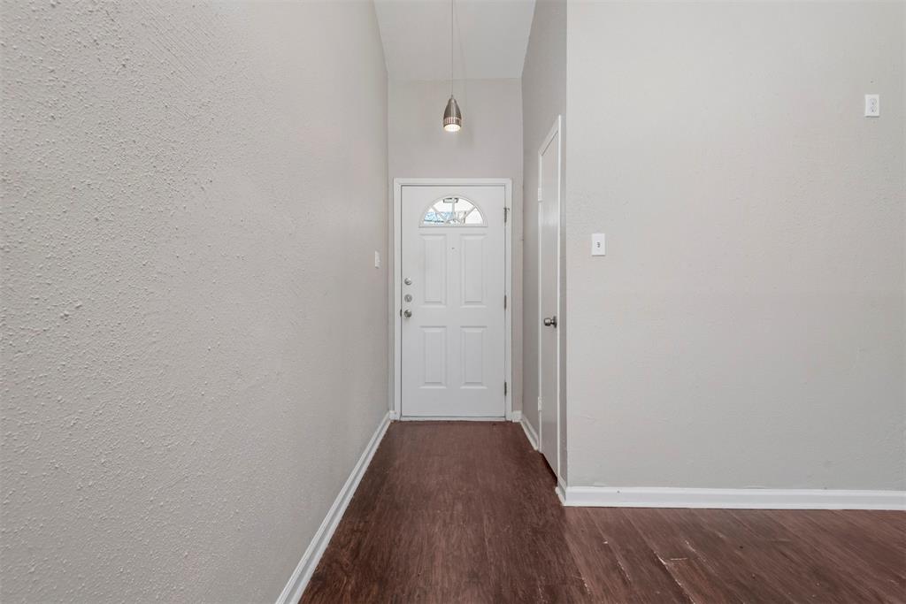 5542 Ambern Drive, Houston, Texas image 4