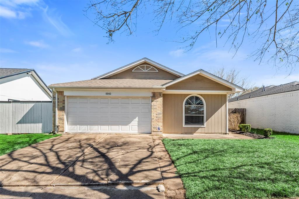 5542 Ambern Drive, Houston, Texas image 2