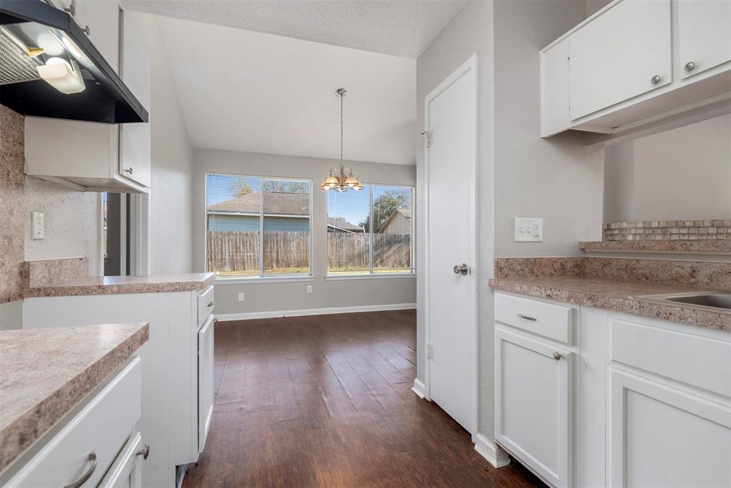 5542 Ambern Drive, Houston, Texas image 12
