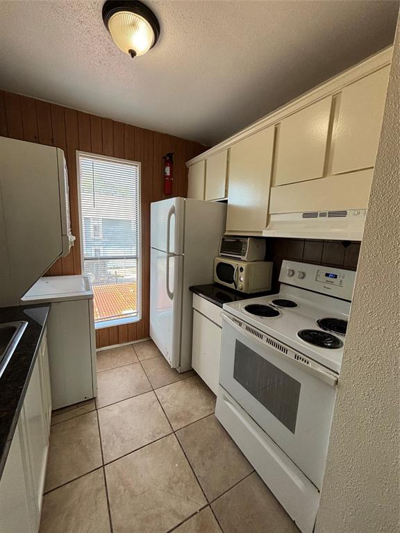 8405 Wilcrest Drive 1606