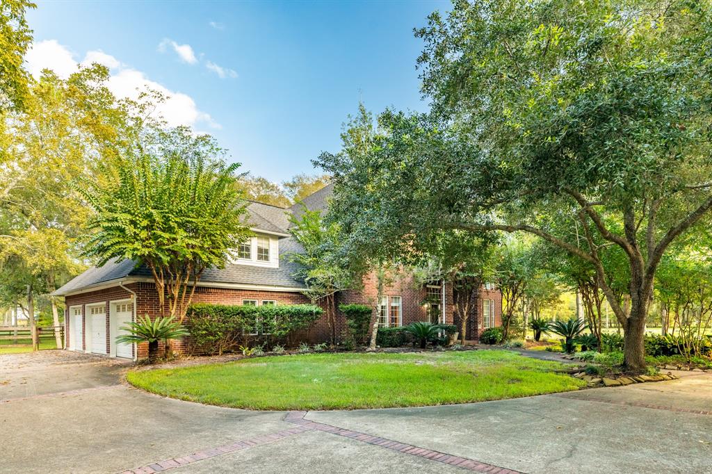 7831 Bee Hollow Court, Missouri City, Texas image 3