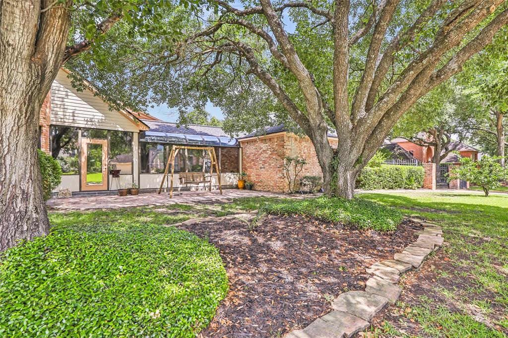 6319 Wimbledon Villas Drive, Spring, Texas image 35