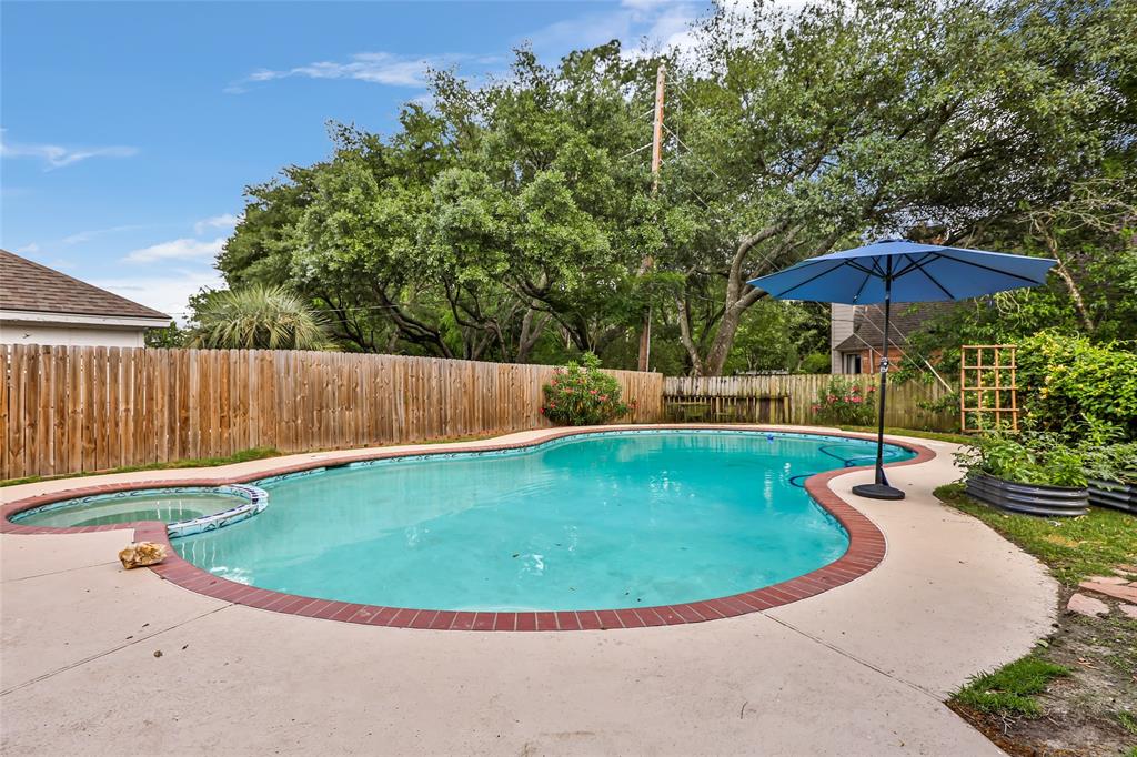 6319 Wimbledon Villas Drive, Spring, Texas image 33