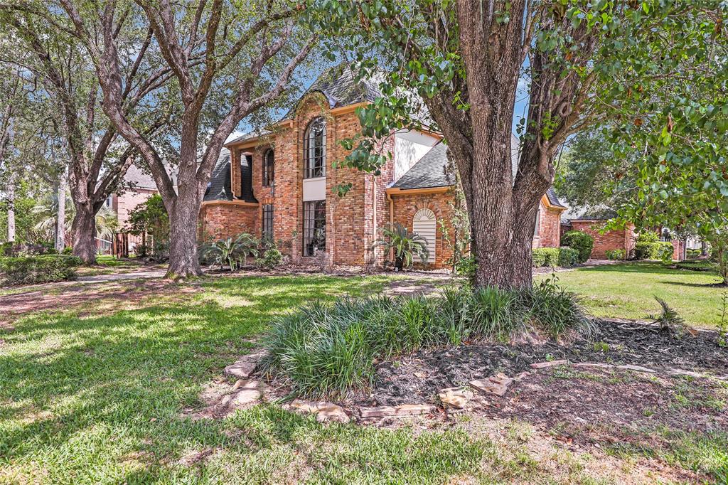 6319 Wimbledon Villas Drive, Spring, Texas image 2