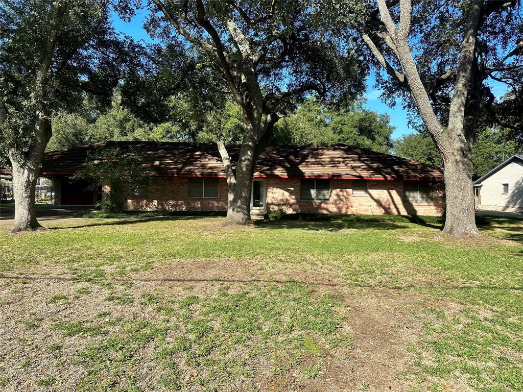 1011 Pampa Street