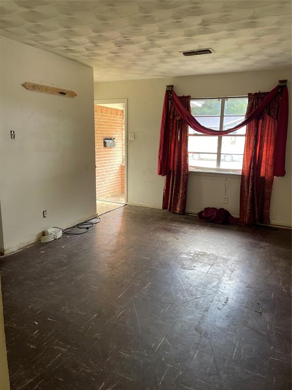 2340 Seabreeze Drive, Mesquite, Texas image 3