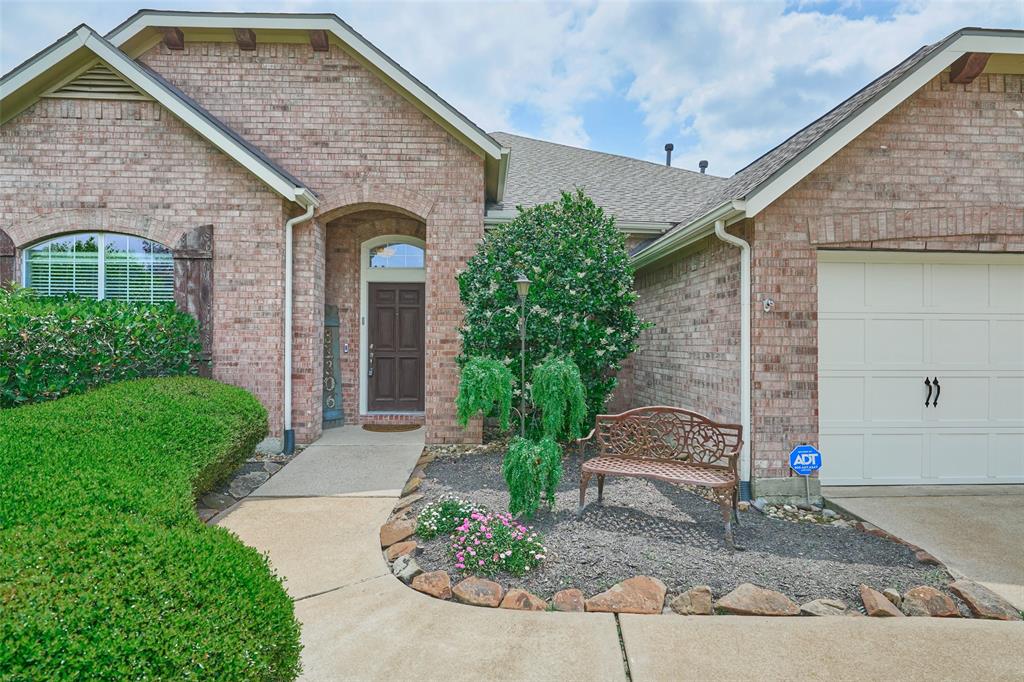 31306 Mallards Pond Court, Spring, Texas image 3
