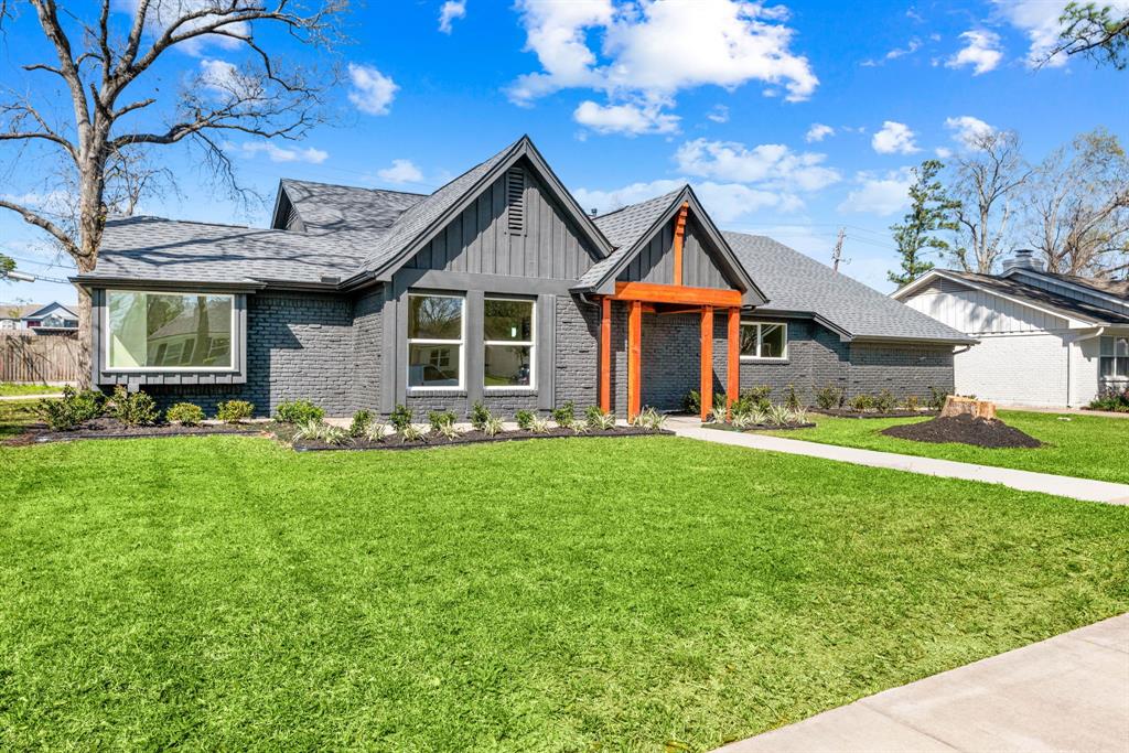 8018 Highmeadow Drive, Houston, Texas image 2