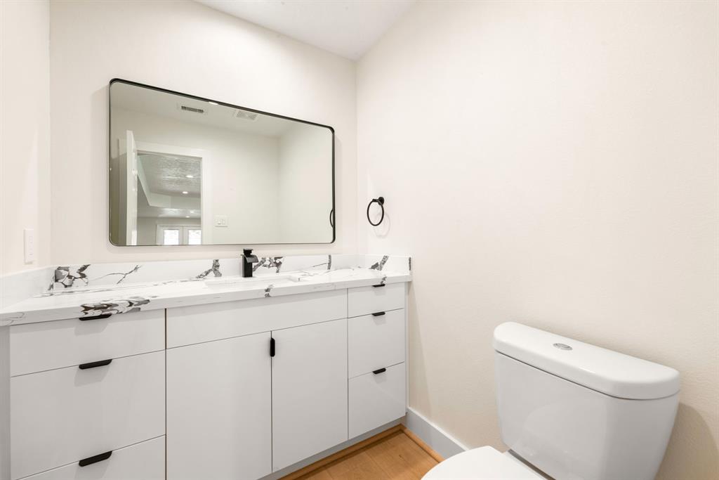 8018 Highmeadow Drive, Houston, Texas image 33