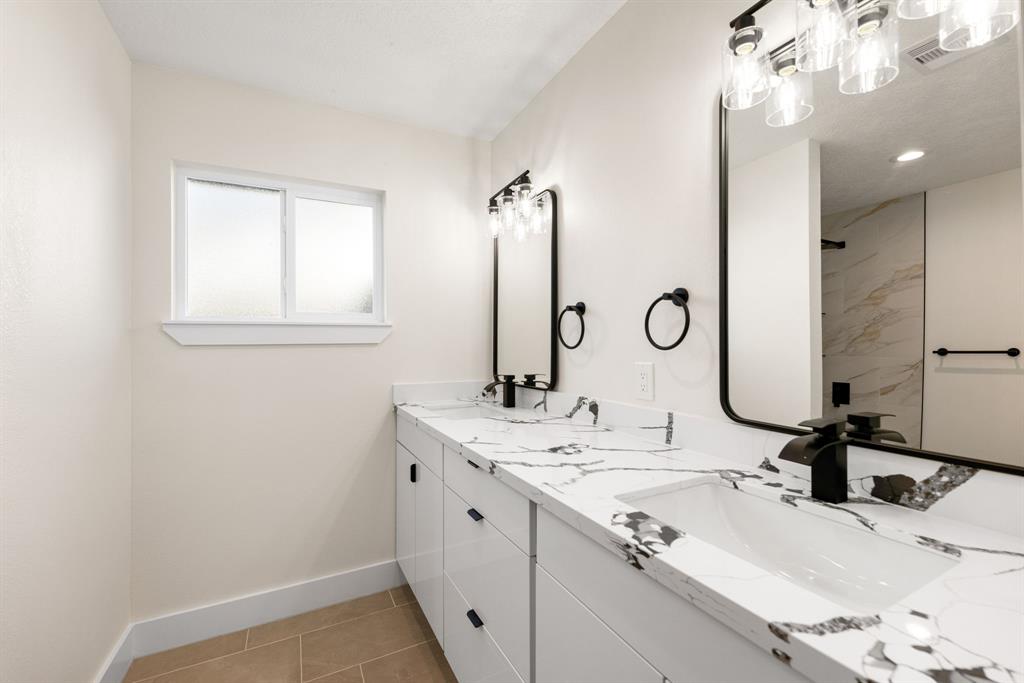 8018 Highmeadow Drive, Houston, Texas image 29