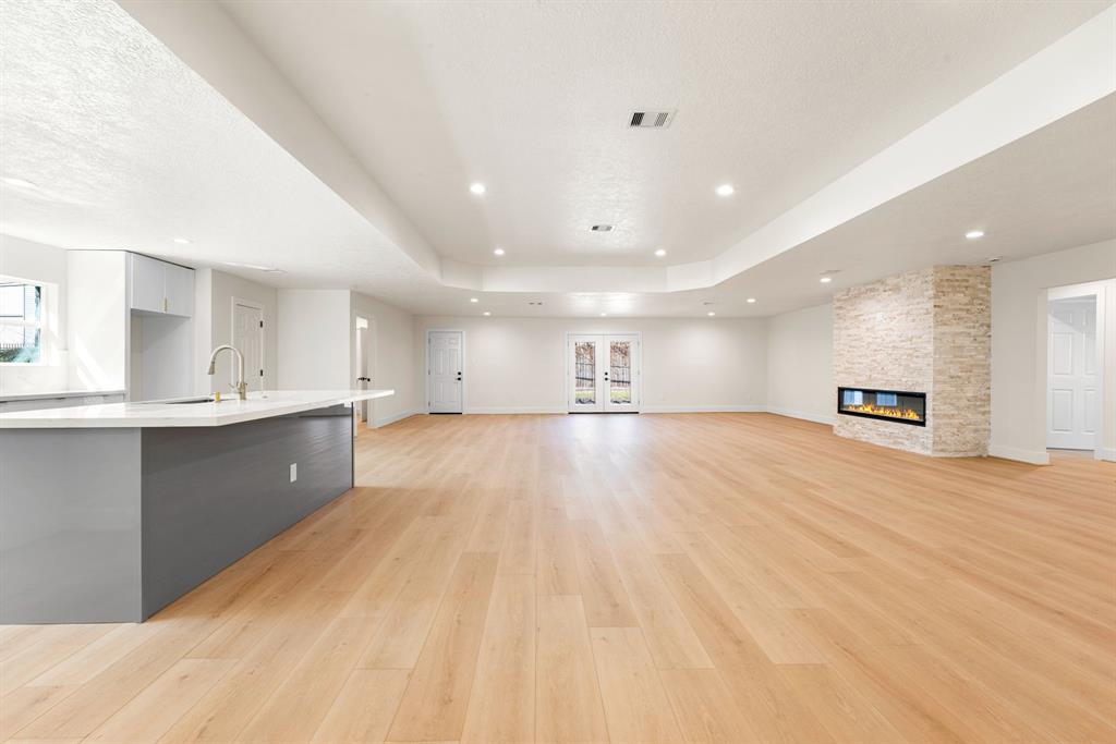 8018 Highmeadow Drive, Houston, Texas image 4
