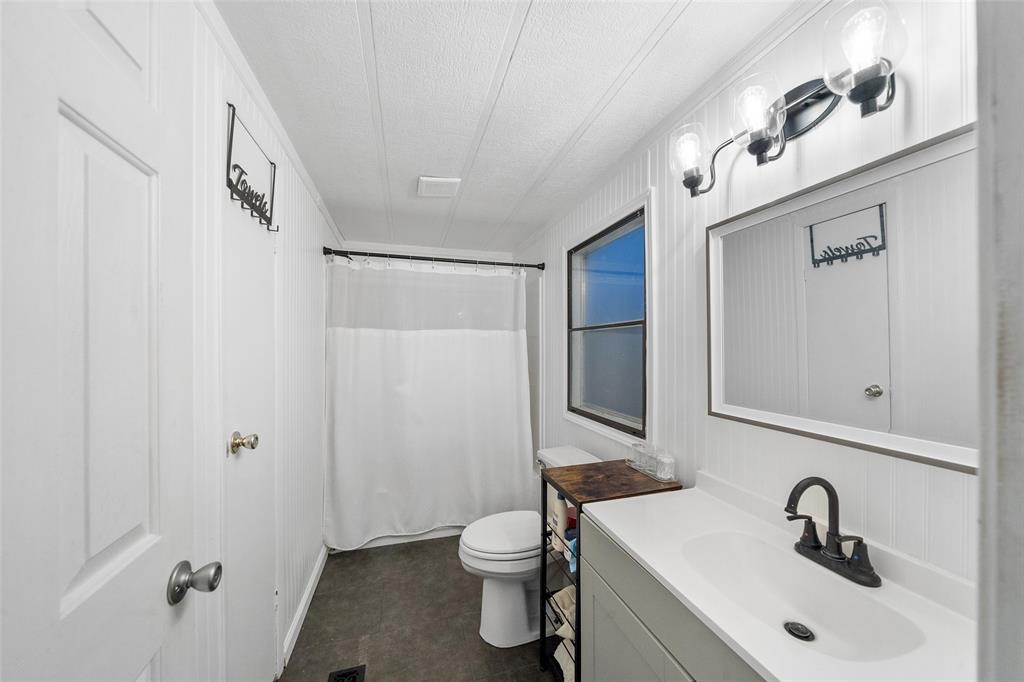 211 W Lakeside Drive, Huntsville, Texas image 20