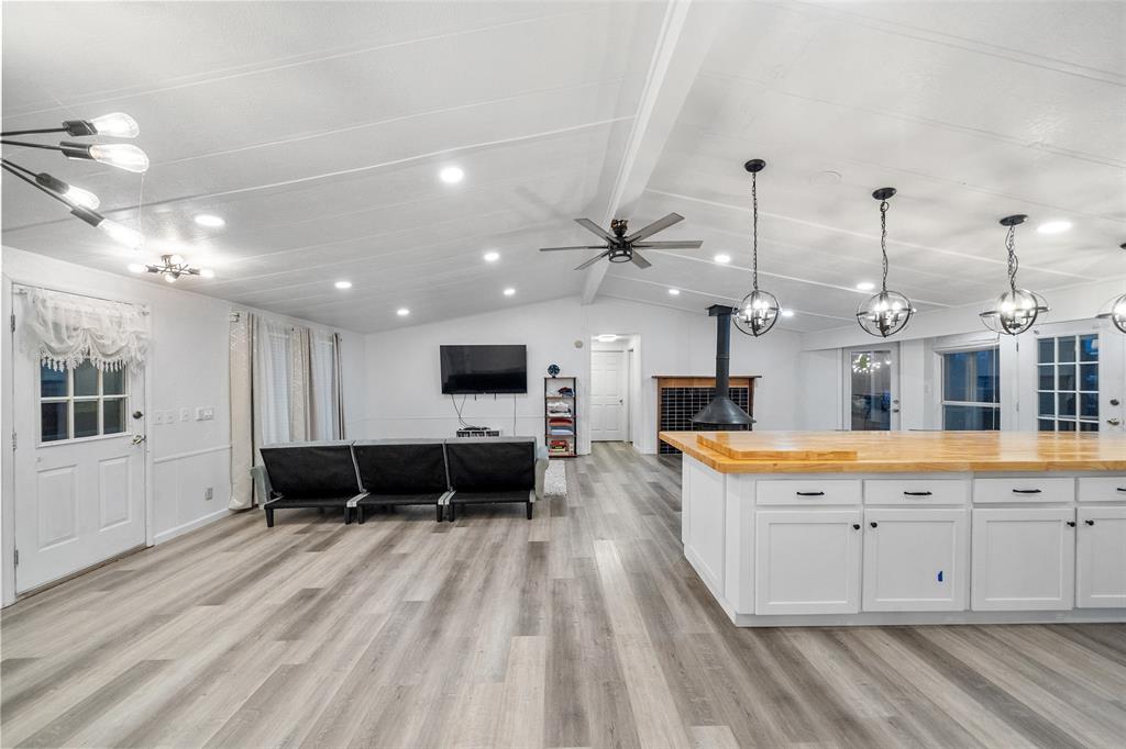 211 W Lakeside Drive, Huntsville, Texas image 30