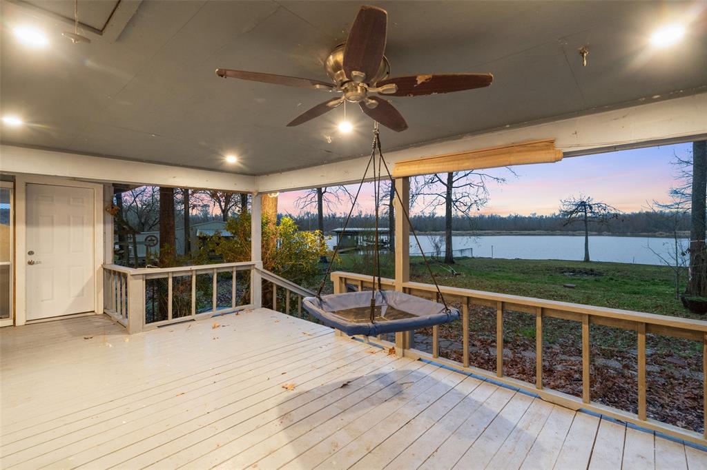 211 W Lakeside Drive, Huntsville, Texas image 14