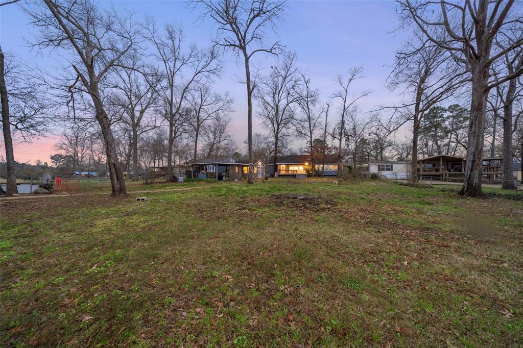 211 W Lakeside Drive, Huntsville, Texas image 3